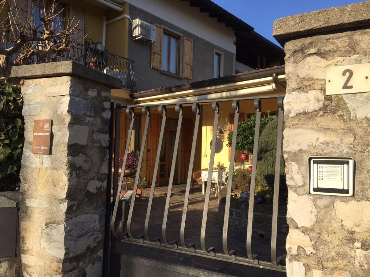 B & B Da Giusy Corte Franca Exterior photo