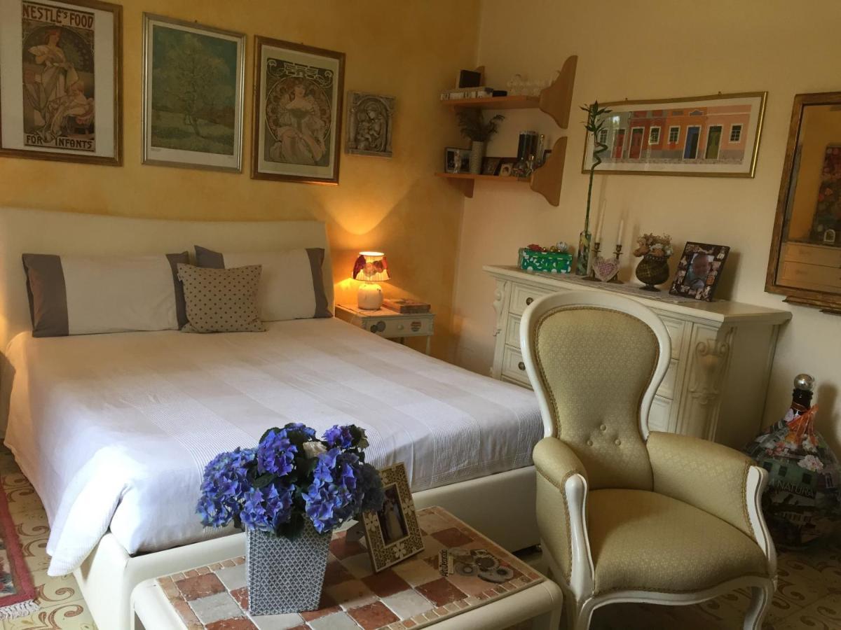 B & B Da Giusy Corte Franca Exterior photo