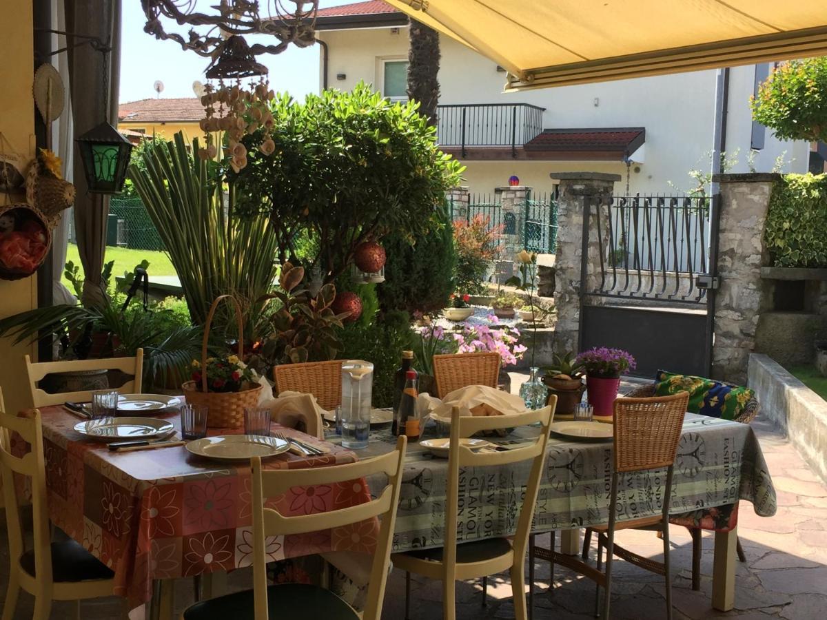B & B Da Giusy Corte Franca Exterior photo
