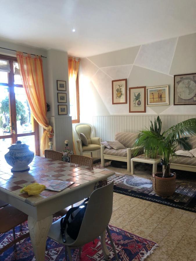 B & B Da Giusy Corte Franca Exterior photo
