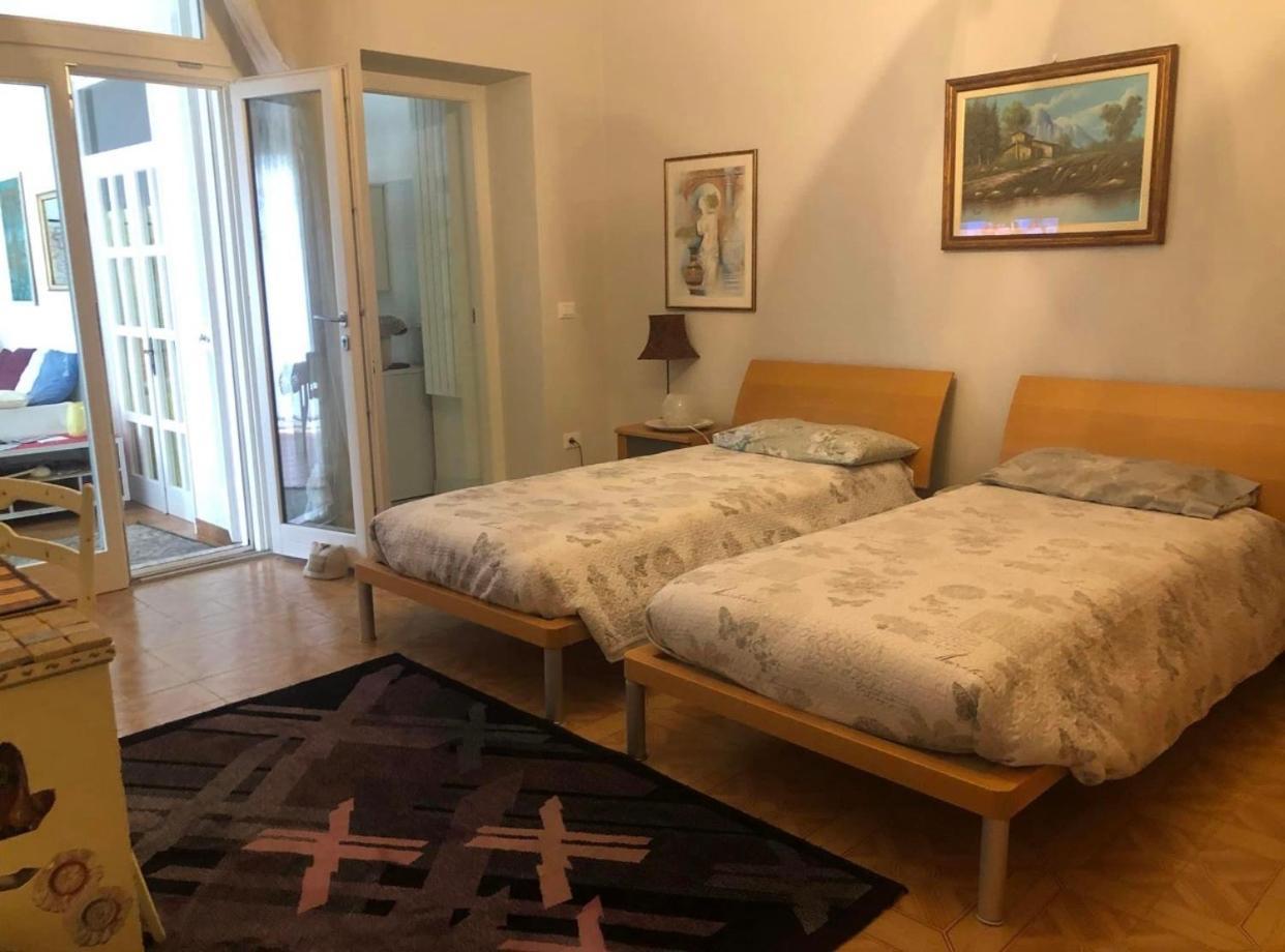 B & B Da Giusy Corte Franca Exterior photo
